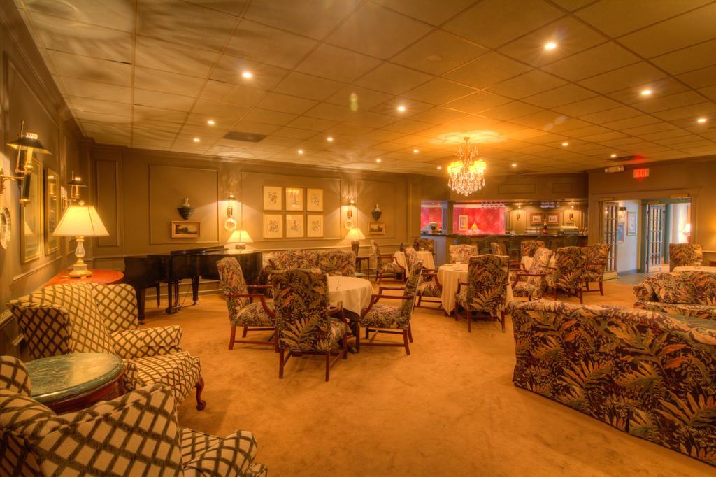 Phoenix Inn Of Грінвілл Екстер'єр фото